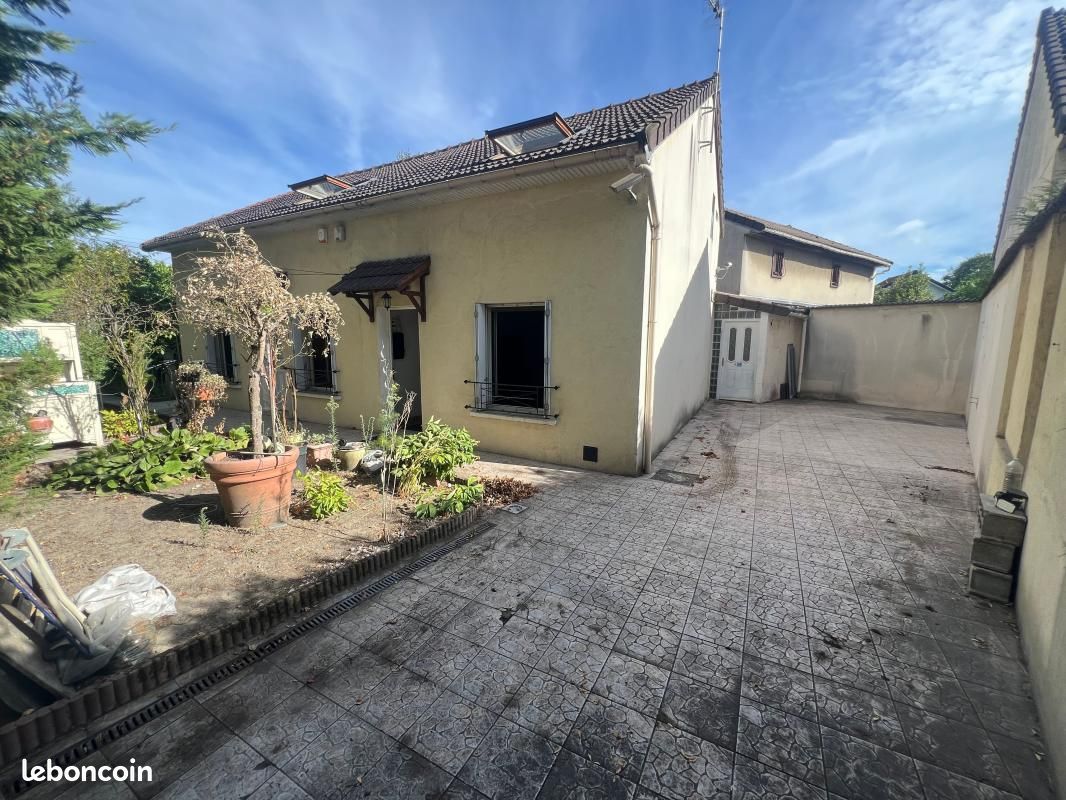Maison 5 pièces 153 m² · à Le Blanc-Mesnil · 153 m² · 420 000 €