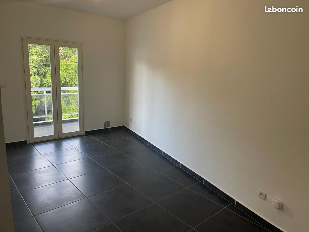 Appartement 3 pièces 95 m² · à Le Tampon · 95 m² · 990 €/mois