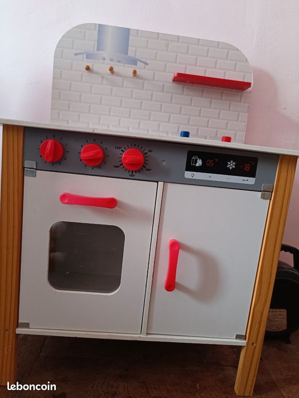 Cuisine en bois pour enfant – Très bon état (image 2)