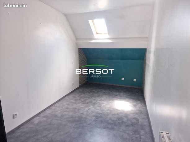 https://img.leboncoin.fr/api/v1/lbcpb1/images/14/83/11/1483117604629f7f663eb1bf2be055de905136e3.jpg?rule=ad-image