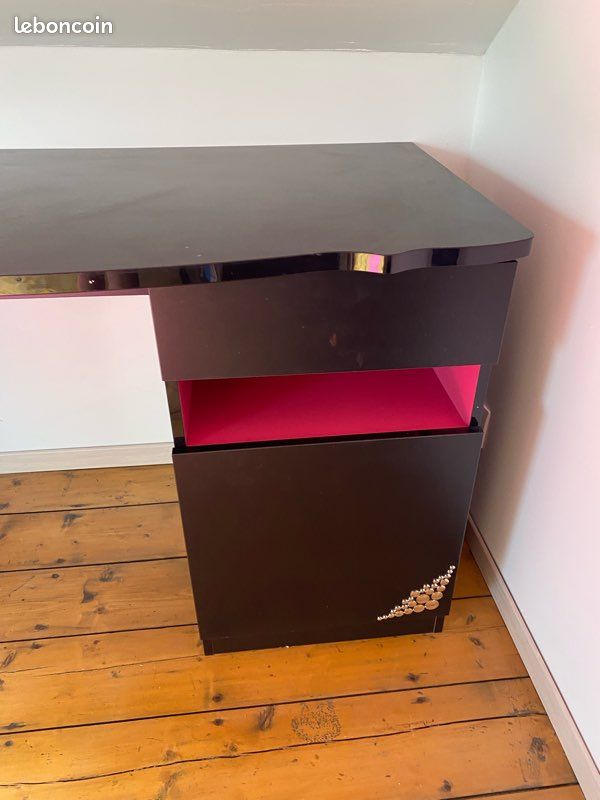Bureau (image 4)