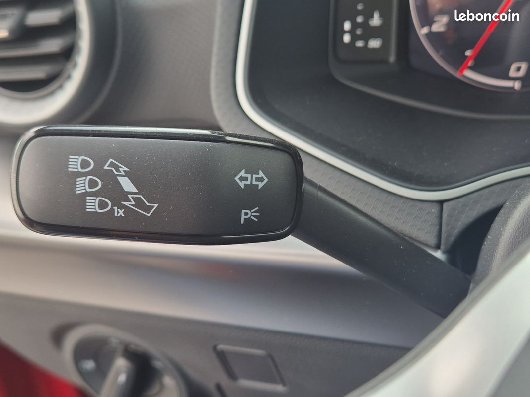 SEAT Arona 1.0 TSI 95 ch Start/Stop BVM5 FR (image 27)