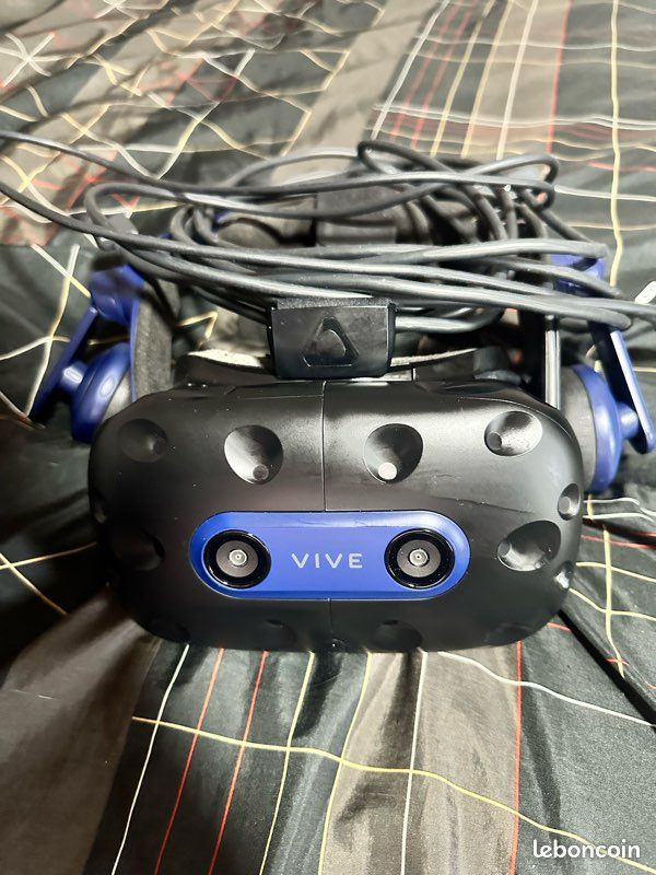 HTC présente le Vive Flow, un casque de réalité virtuelle ultra-compact