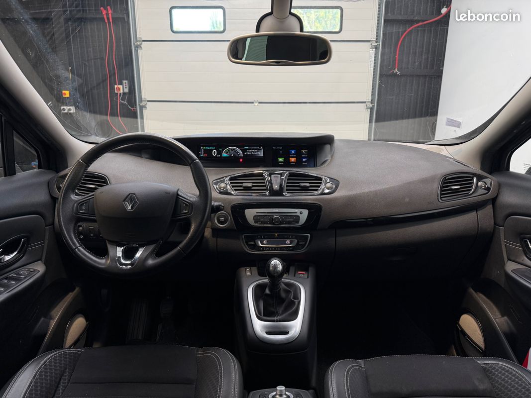 RENAULT Scénic III Phase 2 EDITION BOSE 1.2 TCe 132 Cv (image 10)