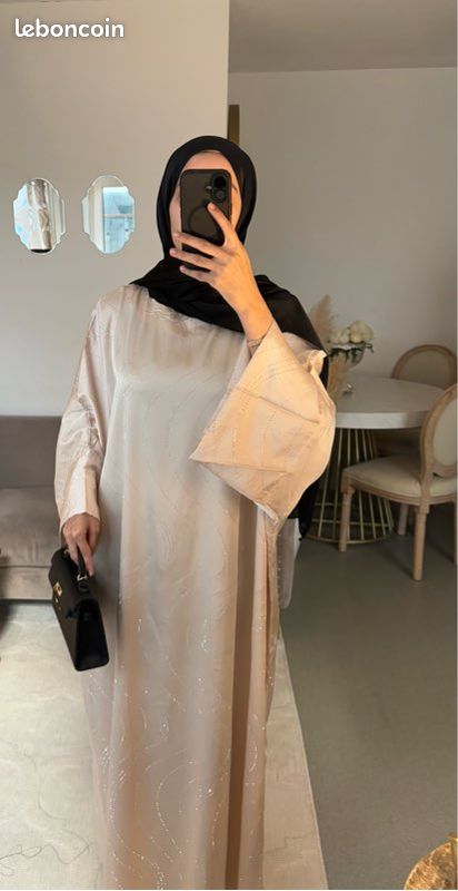 Abaya (image 1)