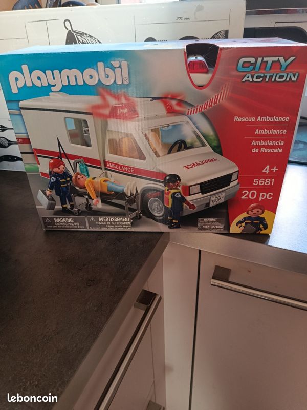 Ambulance Playmobil (image 1)