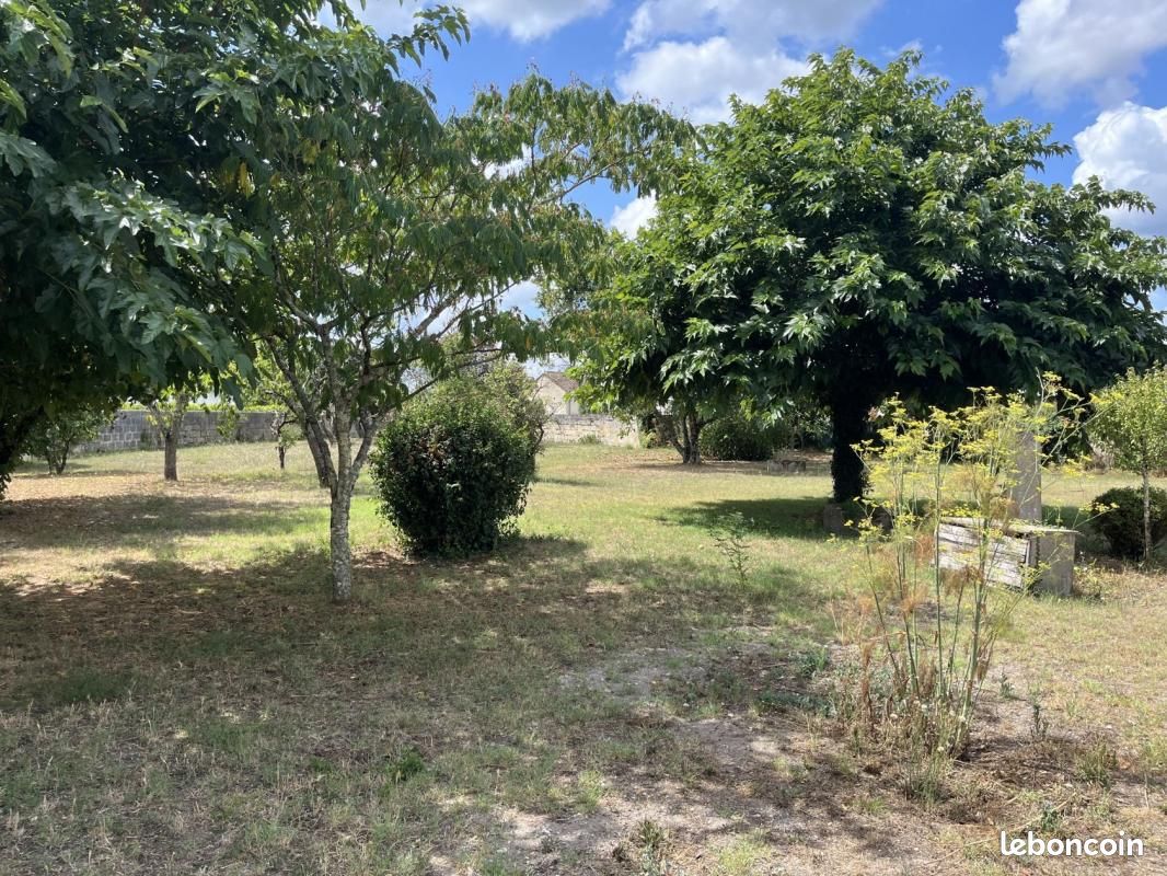Terrain 601 m² Saint Sauveur · à Saint-Sauveur · 68 000 €