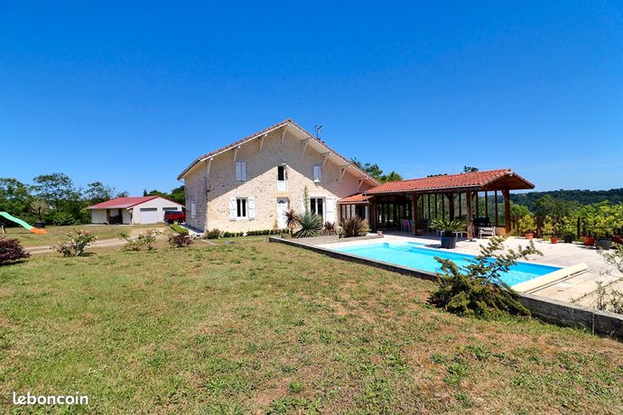 Propriété 5 pièces 177 m²