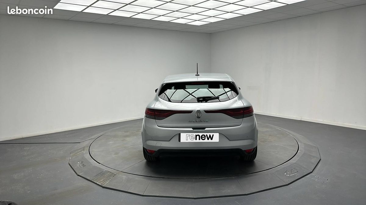 Renault megane iv berline blue dci 115 evolution (image 6)