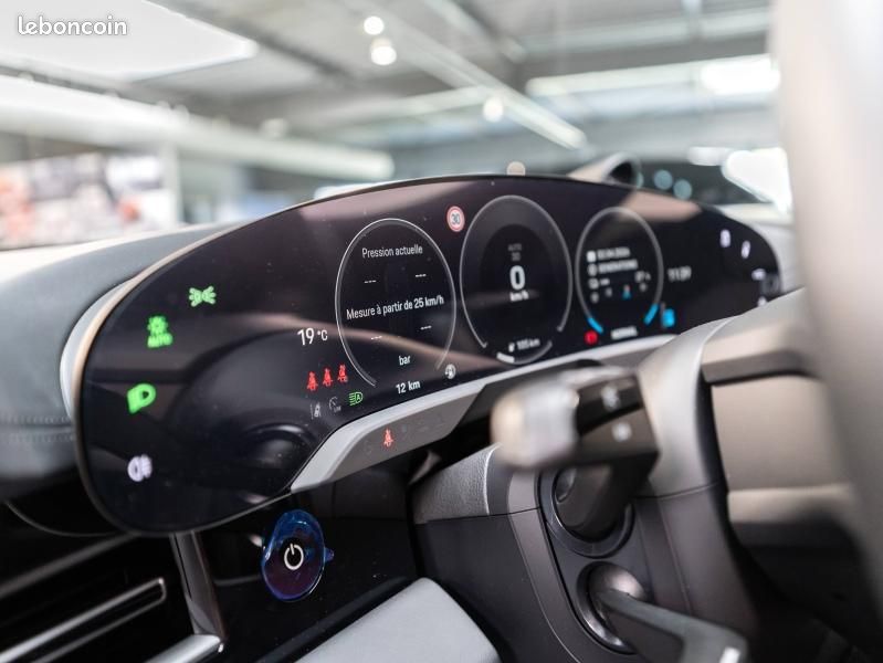 Porsche Taycan 435ch 4 avec batterie performance plus (image 31)