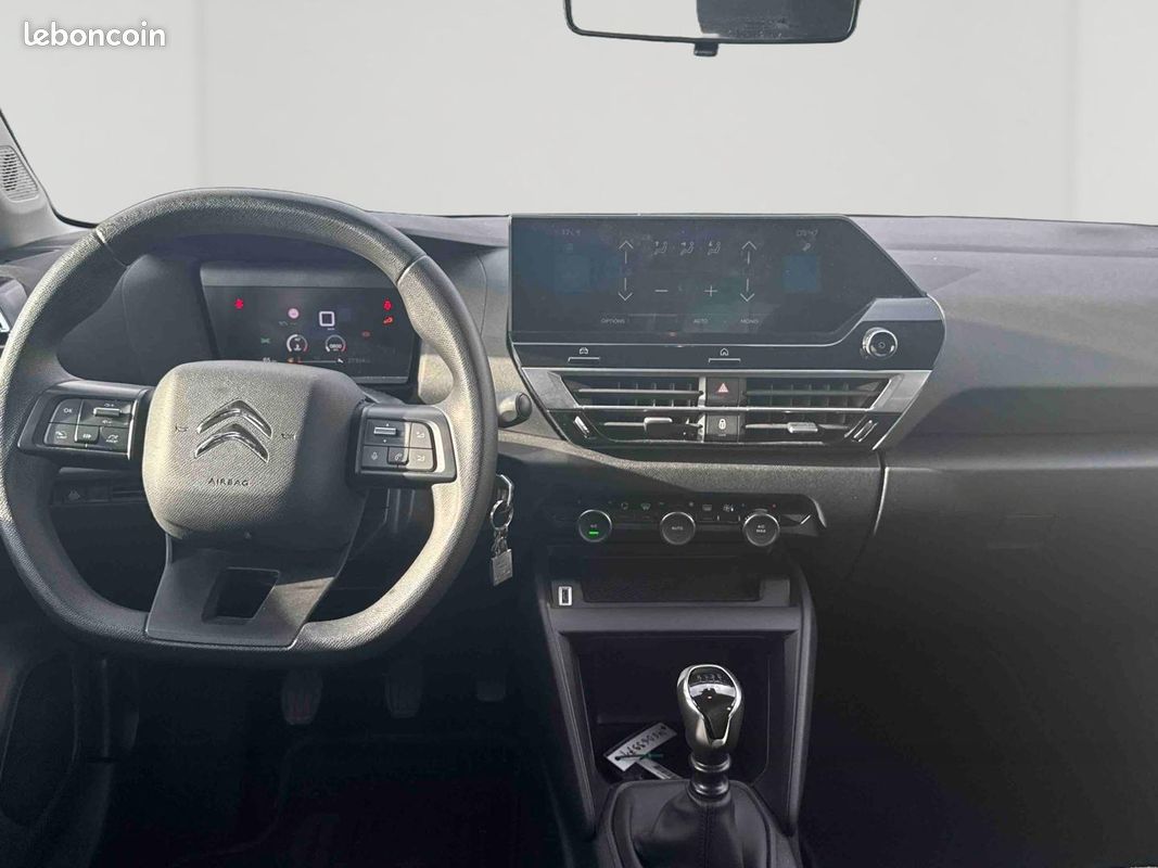 Citroen C4 PureTech 100 Live Pack Business (image 22)