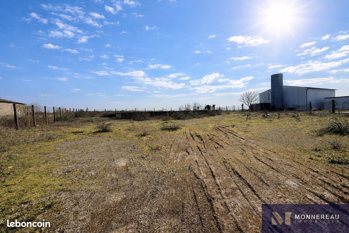 Terrain 1500 m² · à Ruffec · 1 500 m² · 23 200 €