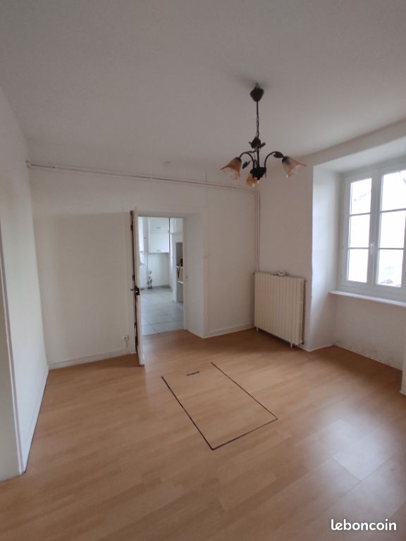Maison 3 pièces 51 m² - Châlus 87230 (image principale 3)