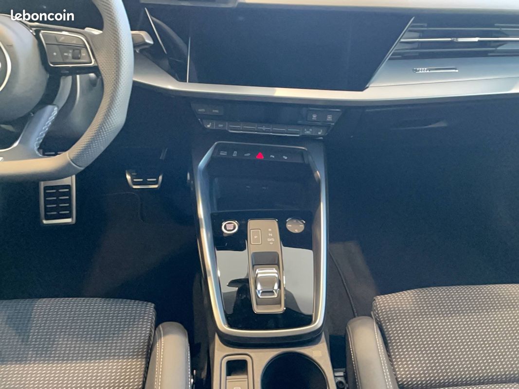 AUDI A3 Sportback 40 TFSIe 204 S tronic 6 S Line (image 14)