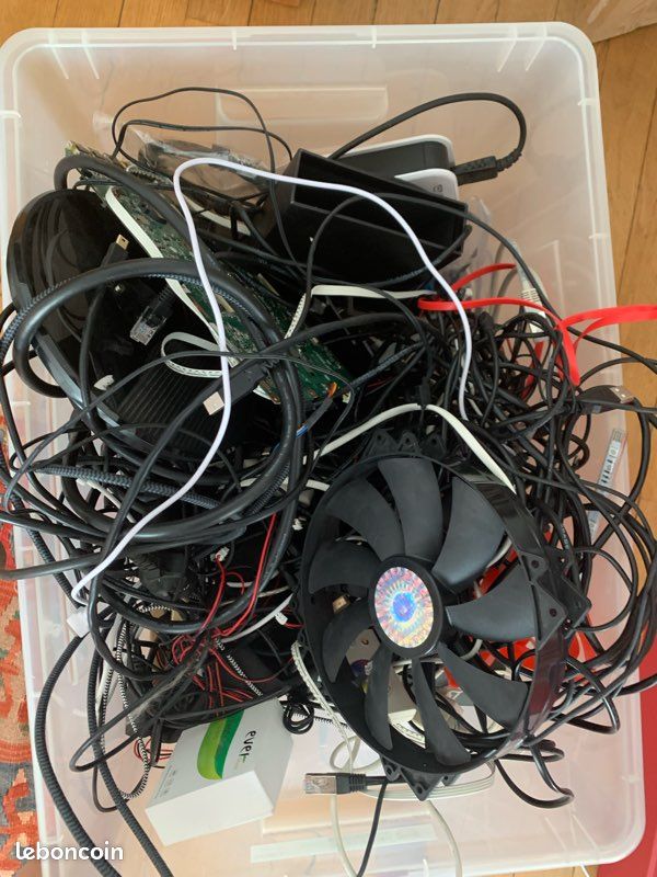 Lot De Câbles Informatiques Divers (USB, Alimentation, Etc.) - Occasion