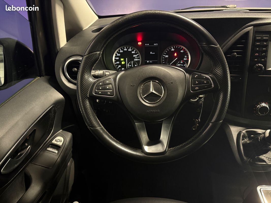 MERCEDES-BENZ Vito Fg 1.6 D 114ch Pro - 2018 - Caméra de recul - Sièges cuir - 5 places -Climatisation (image 9)