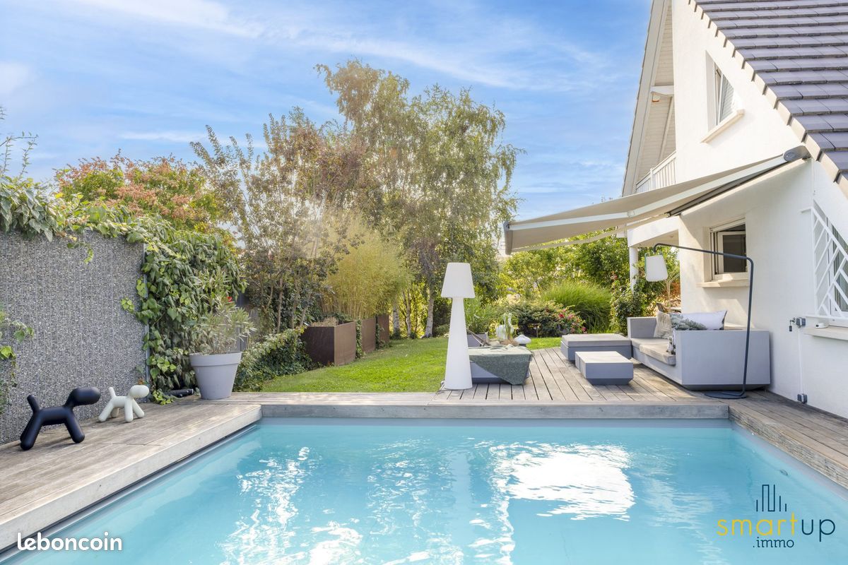 Maison 6 pièces 182 m² · à Houssen · 182 m² · 698 000 €