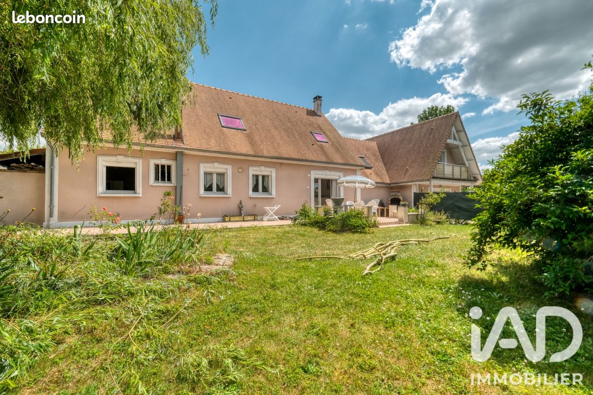 Maison 10 pièces 217 m² · à Saint-Pathus · 217 m² · 550 000 €