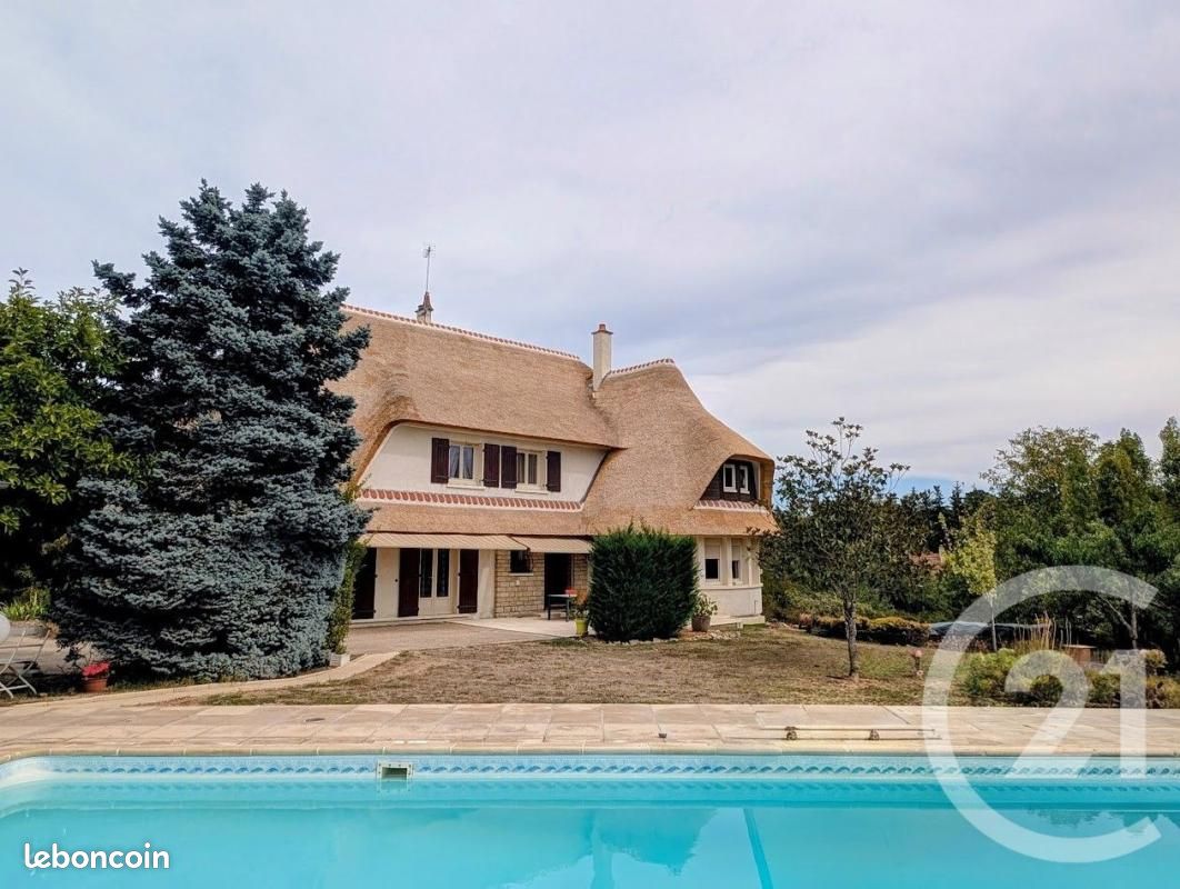 Maison 10 pièces 254 m² · à La Machine · 254 m² · 350 000 €