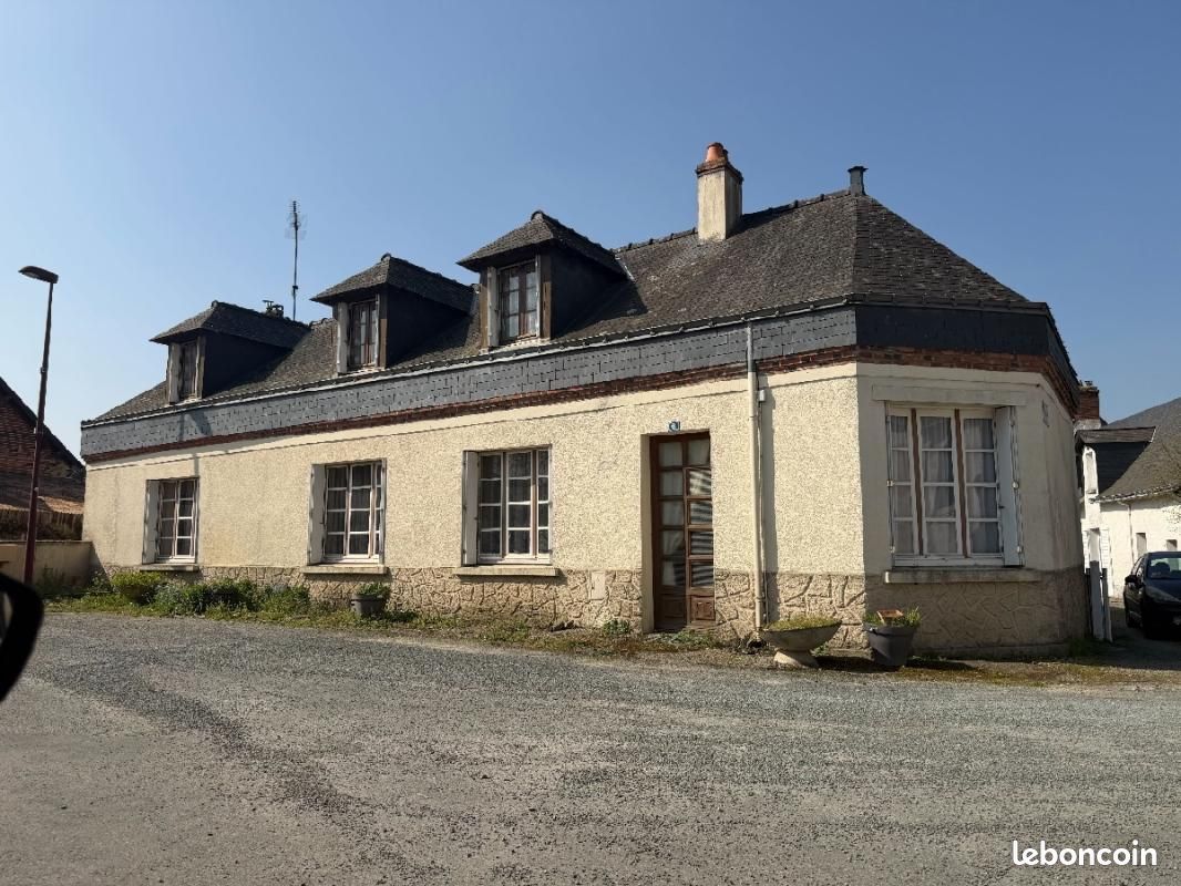 Maison 138 m² · à Ombrée d'Anjou · 138 m² · 91 000 €