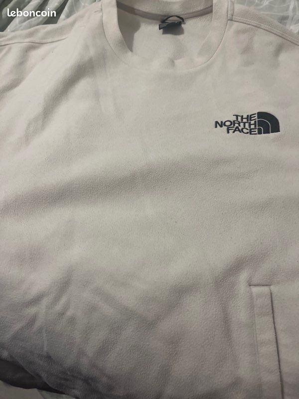 Pull northface blanc et écriture noir (image 1)
