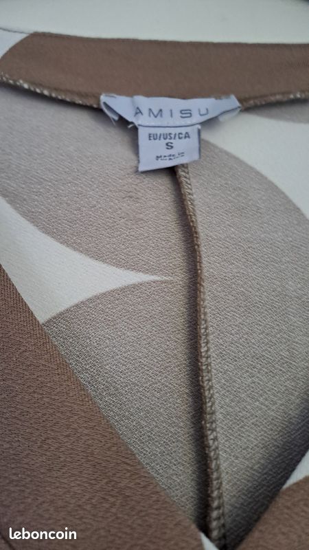 T.shirt femme col V Taille S (image 4)