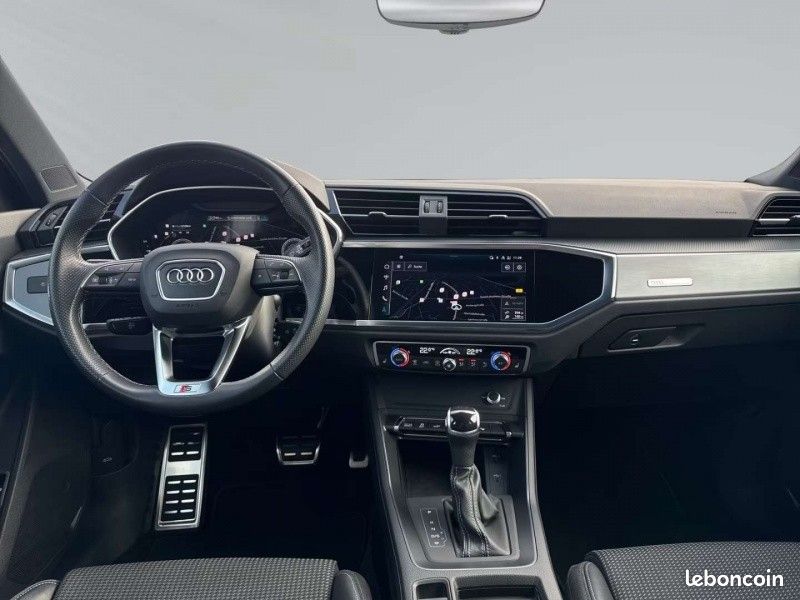 Audi Q3 45 TFSI e S line (image 5)