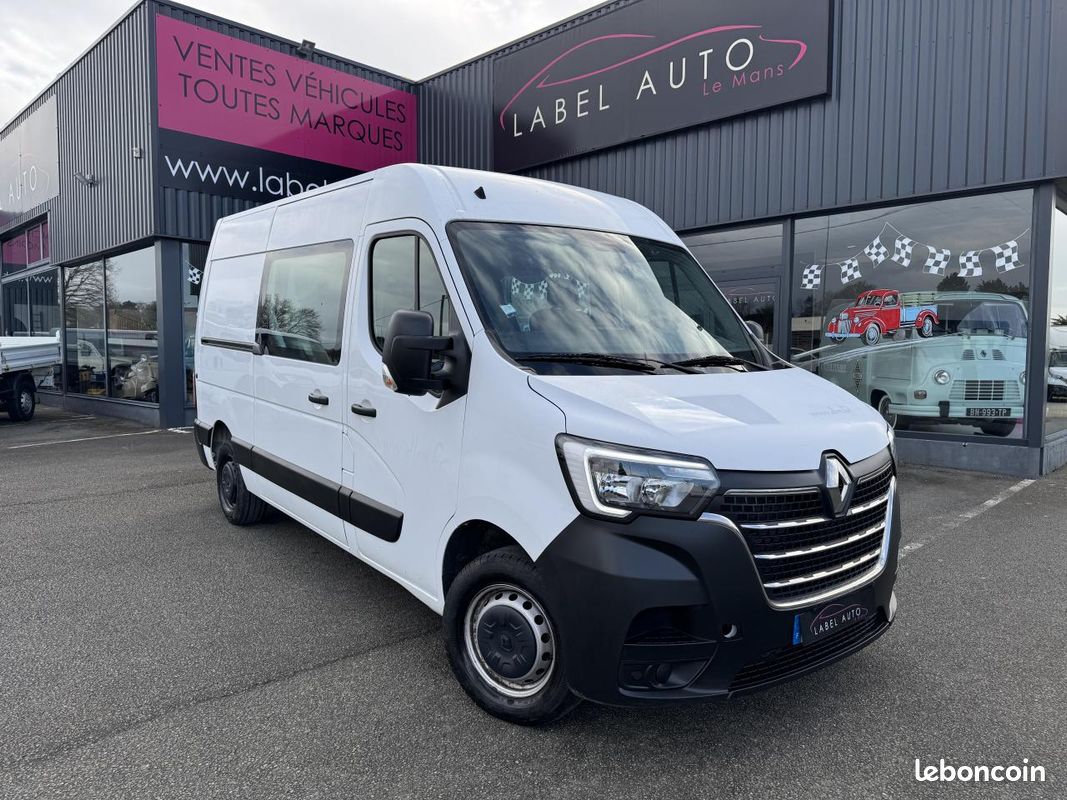 Renault master 3t3 l2h2 2.3 dci 135ch confort cabine approfondie 7 places (image 2)