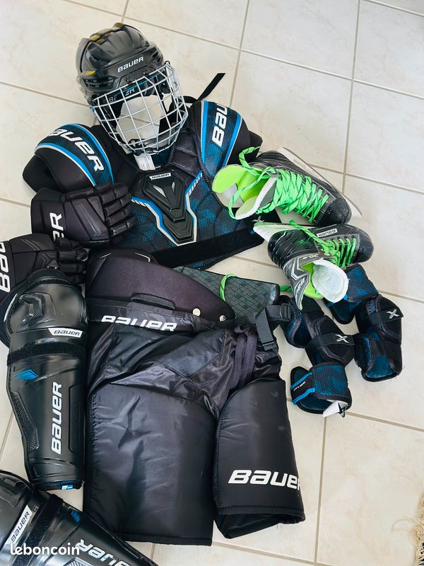 Lot D'Équipements De Hockey Sur Glace - Occasion Ou Neuf Avec Défauts