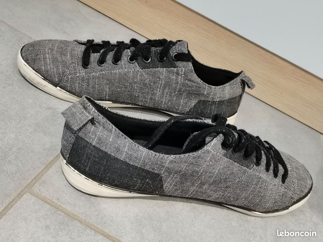 Chaussures en toile pointure 44 (image 3)
