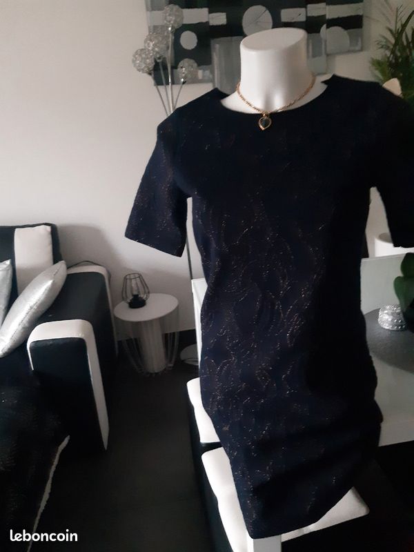 Une robe bleu marine taille 36 marque Camaieu (image 3)