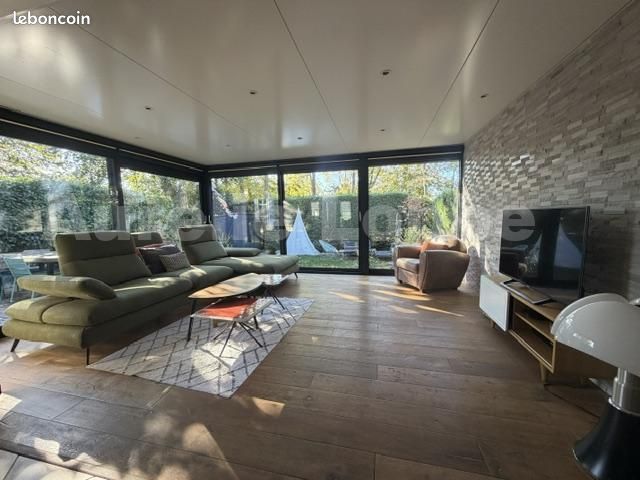 Maison 7 pièces 160 m² · à Gressy · 160 m² · 464 000 €