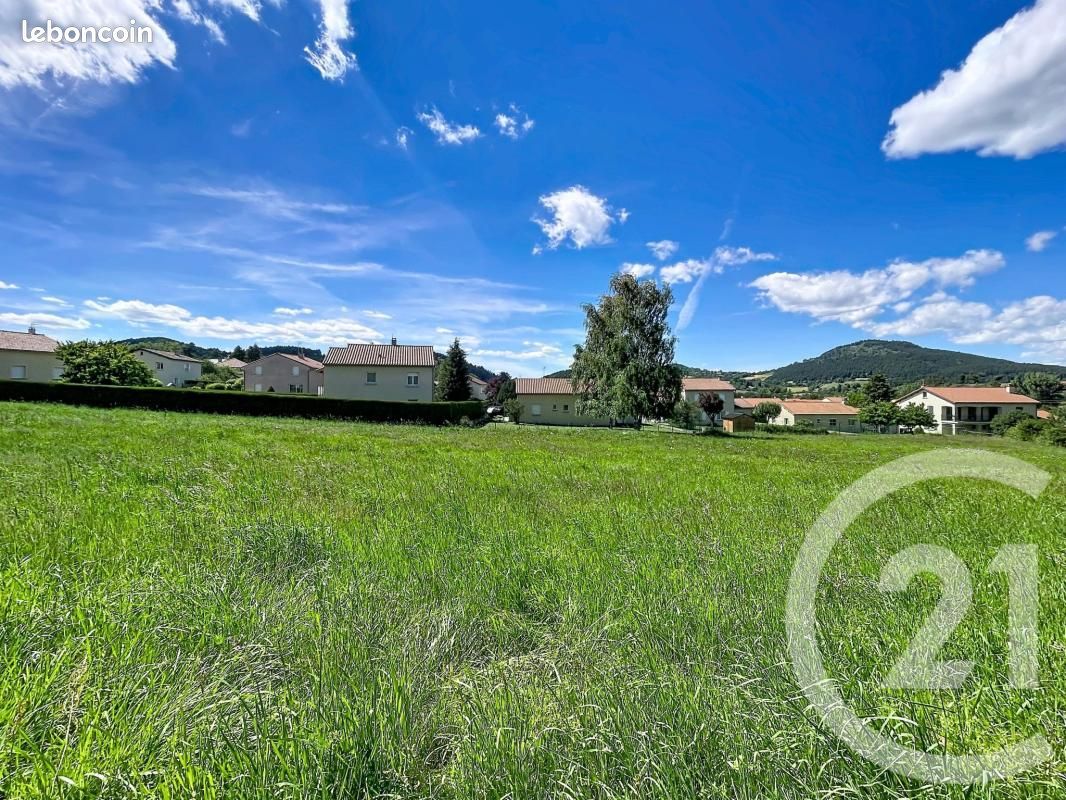 Terrain 1 088 m² Lantriac · 79 500 €