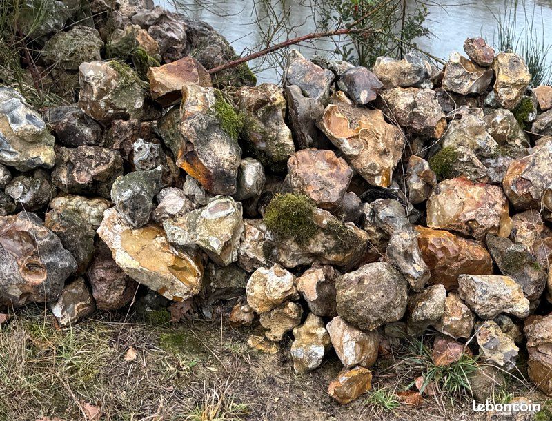 Silex et cailloux à donner pour maçonnerie ou boucher trous (image 2)