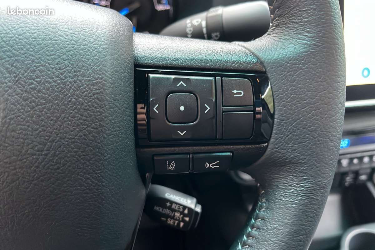 Toyota Hilux 2.8 204 BVA INVINCIBLE 4PL (image 9)