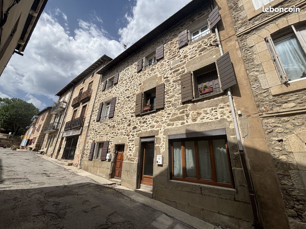 Appartement 6 pièces 100 m² · à Mont-Louis · 100 m² · 120 000 €
