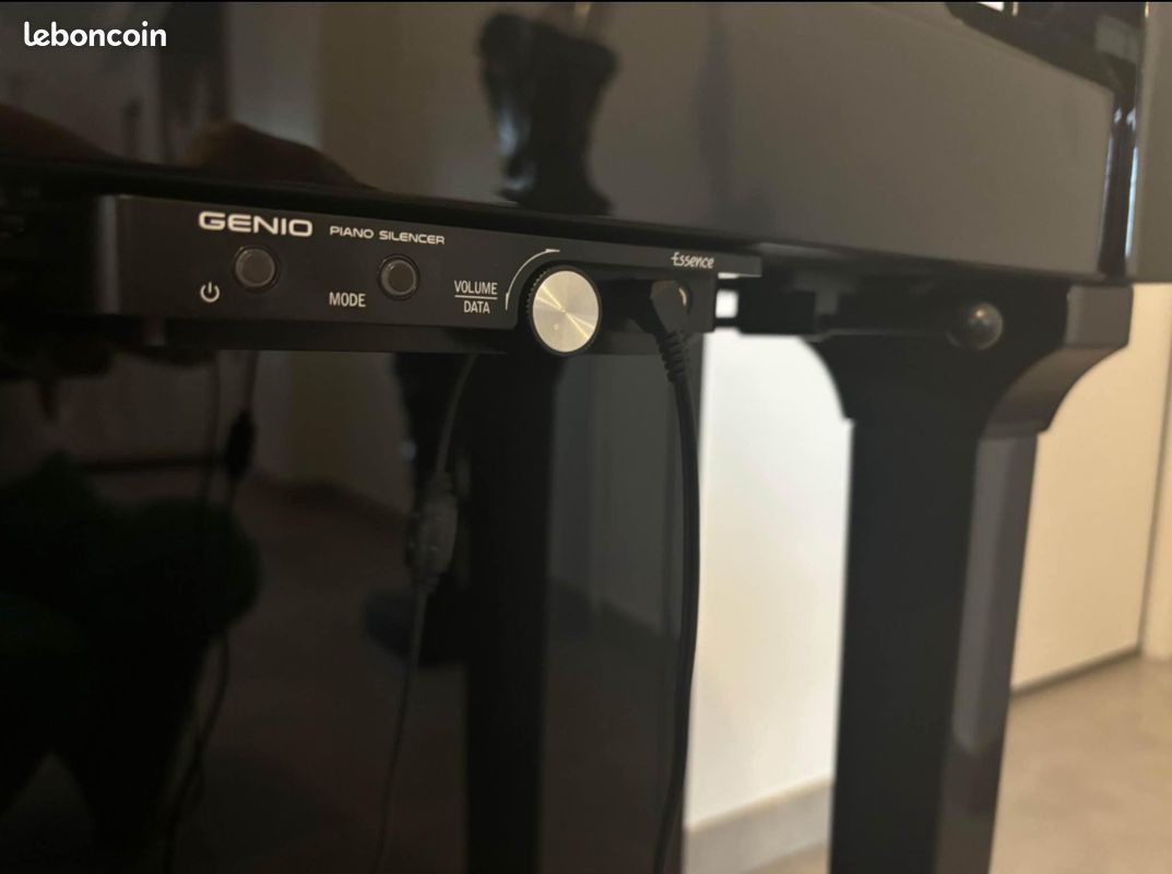 PIANO DROIT KAWAI KX21 équipé d’un systeme silencieux (image 8)