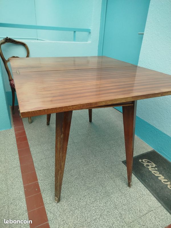 Table de jeux ancienne (image 2)