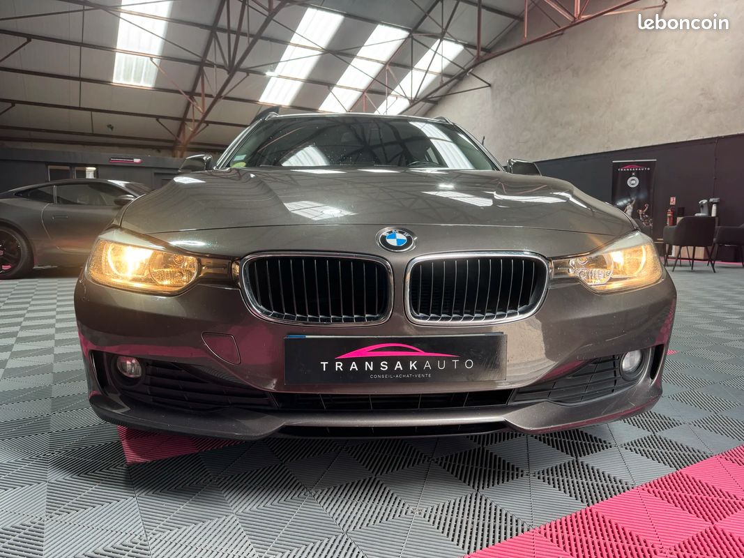 BMW Serie 3 318d Business BVA / Hayon Électrique / Radar de Stationnement (image 8)
