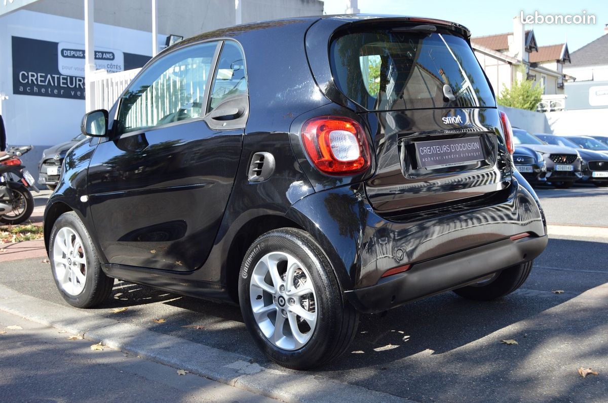 Smart FORTWO COUPE 71CH PURE TWINAMIC E6C (image 2)