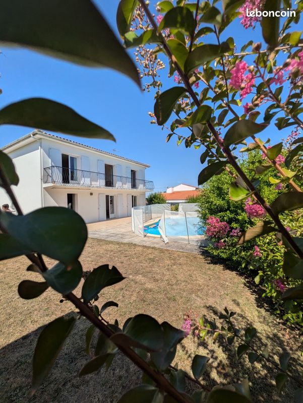 Maison 6 pièces 130 m² · à Saintes · 130 m² · 275 600 €