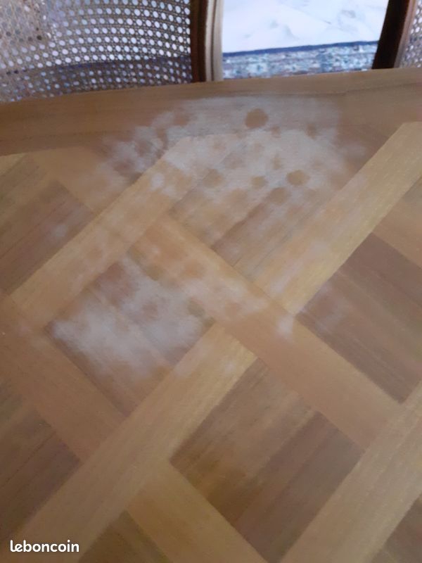 Table galbée en noyer (image 5)