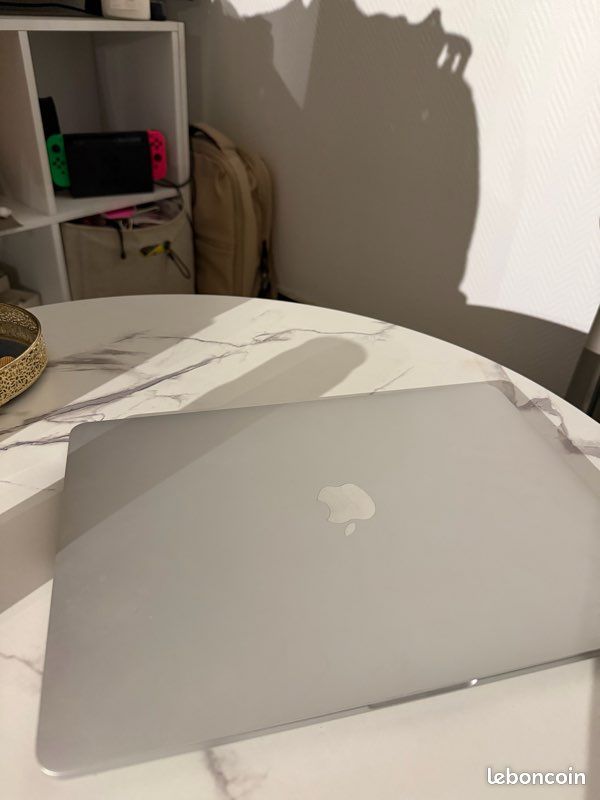 MacBook Pro 13 pouces M2 2022 (image 1)