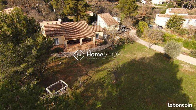 Propriété 8 pièces 197 m²