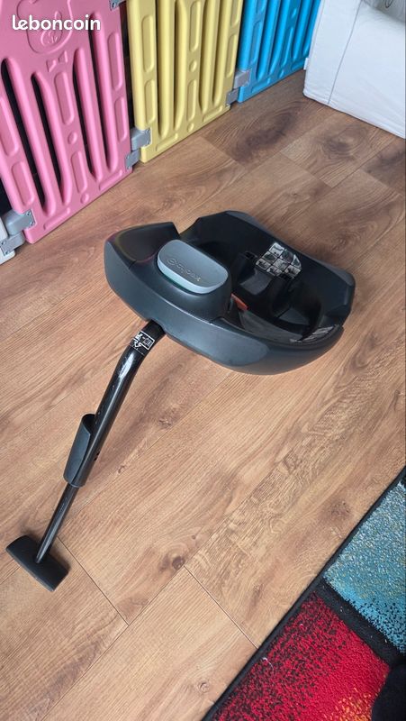 Coque cybex avec base isofix (image 4)