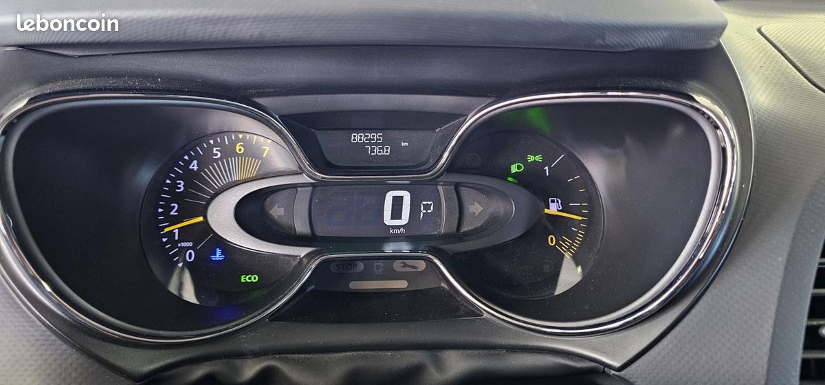 Renault Captur 1.2 TCe 120 EDC6 INTENSE (image 11)
