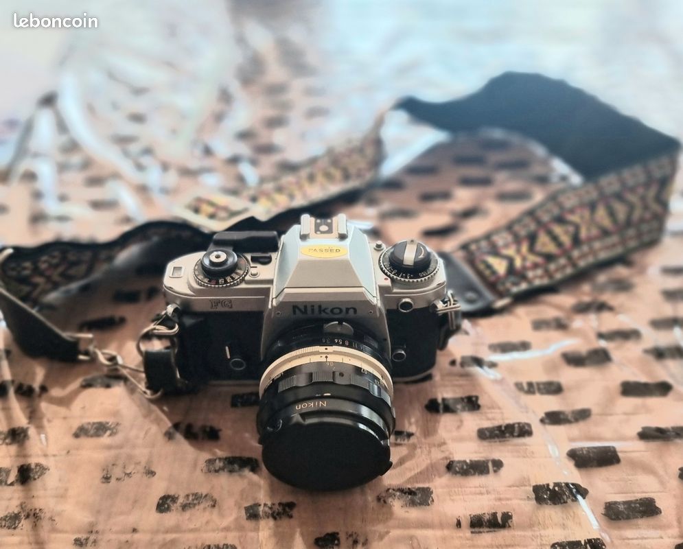 Nikon Appareil photo reflex FG avec corps chromé