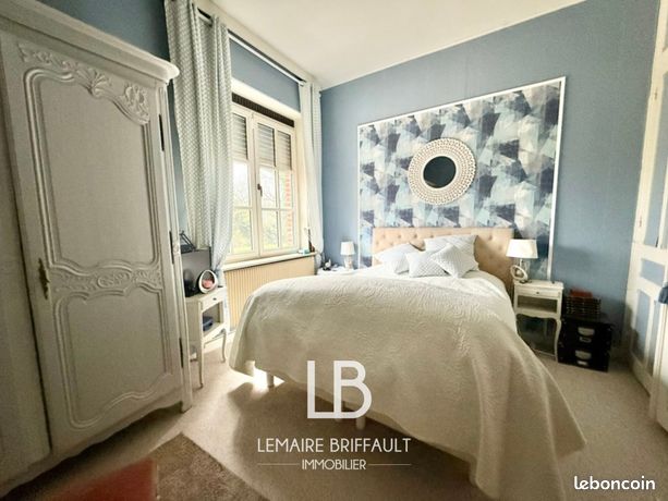 https://img.leboncoin.fr/api/v1/lbcpb1/images/14/b9/44/14b944377cbb2a53a0292881cddc724f3327d2a3.jpg?rule=ad-image