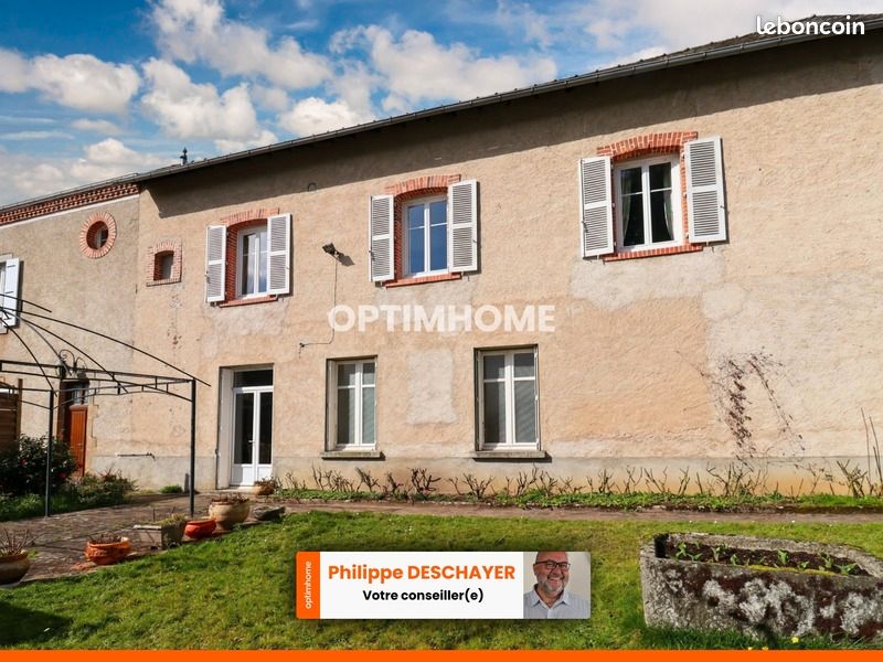 Maison 10 pièces 265 m² · à Magnac-Laval · 265 m² · 208 500 €