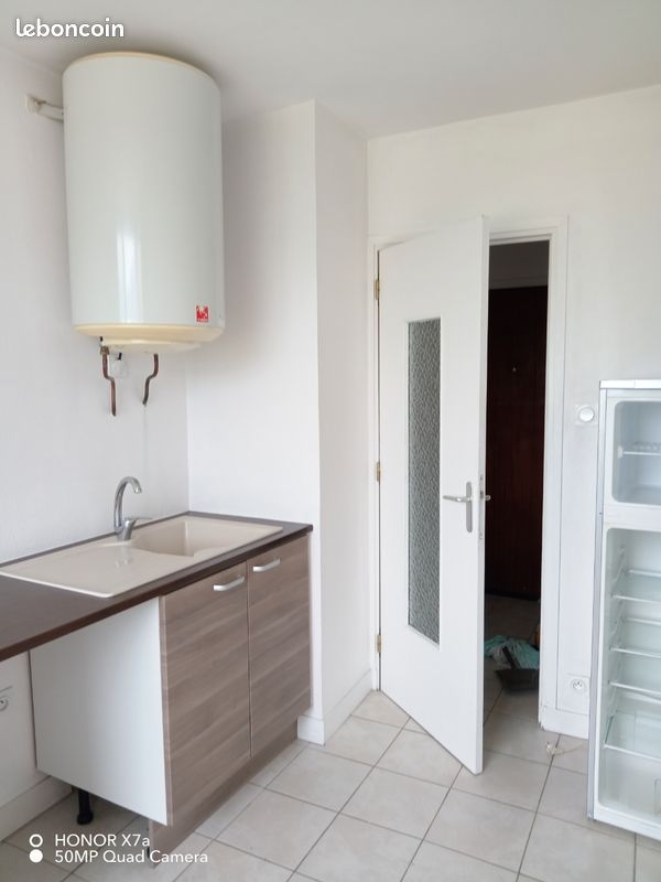 Appartement 1 pièce 28 m² · à Saint-Martin-d'Hères · 28 m² · 61 000 €